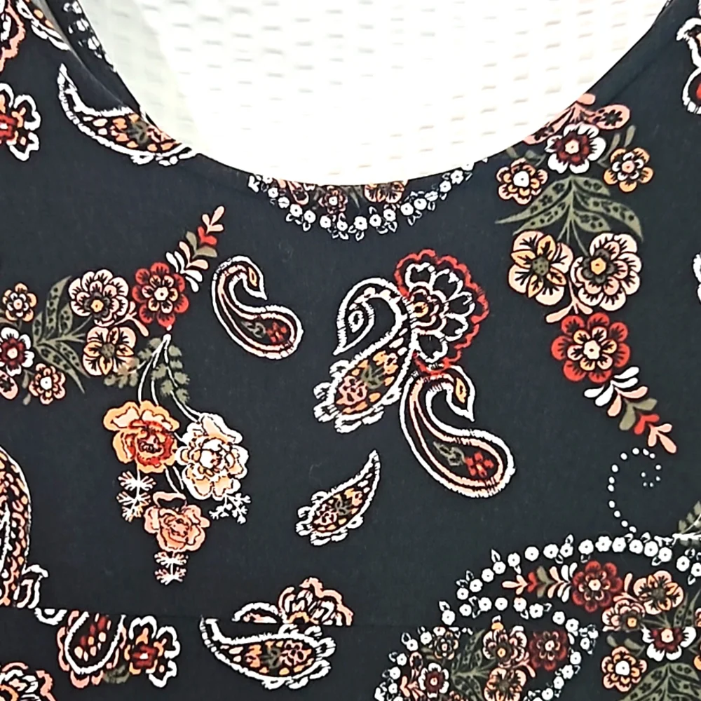 So Juniors Raglan Black Paisley Mini Dress Size Medium - Picture 5 of 9
